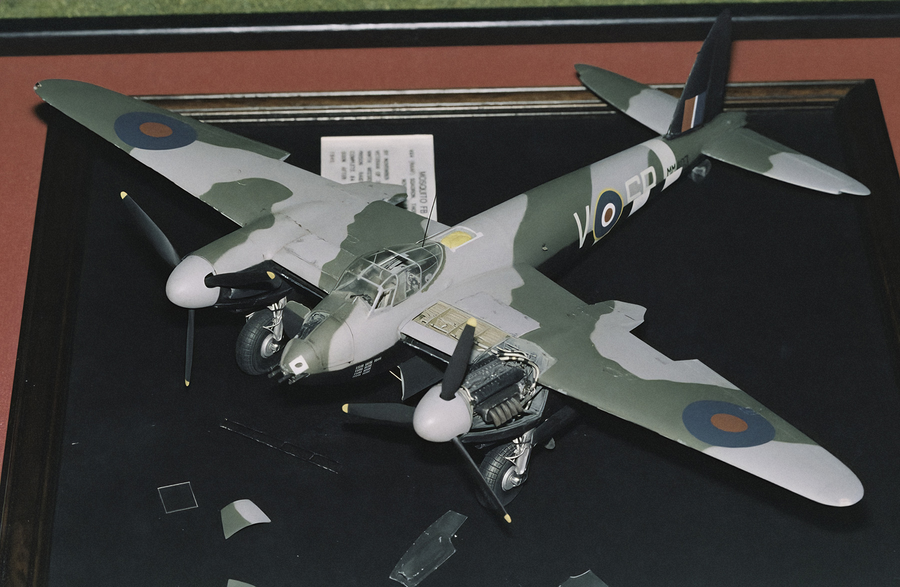 422 001 026 Mosquito FB Mk.VI MM407, SB.V of 464 Sqn RAAF Sept44 DeNoiseAI clear 1800x1175px