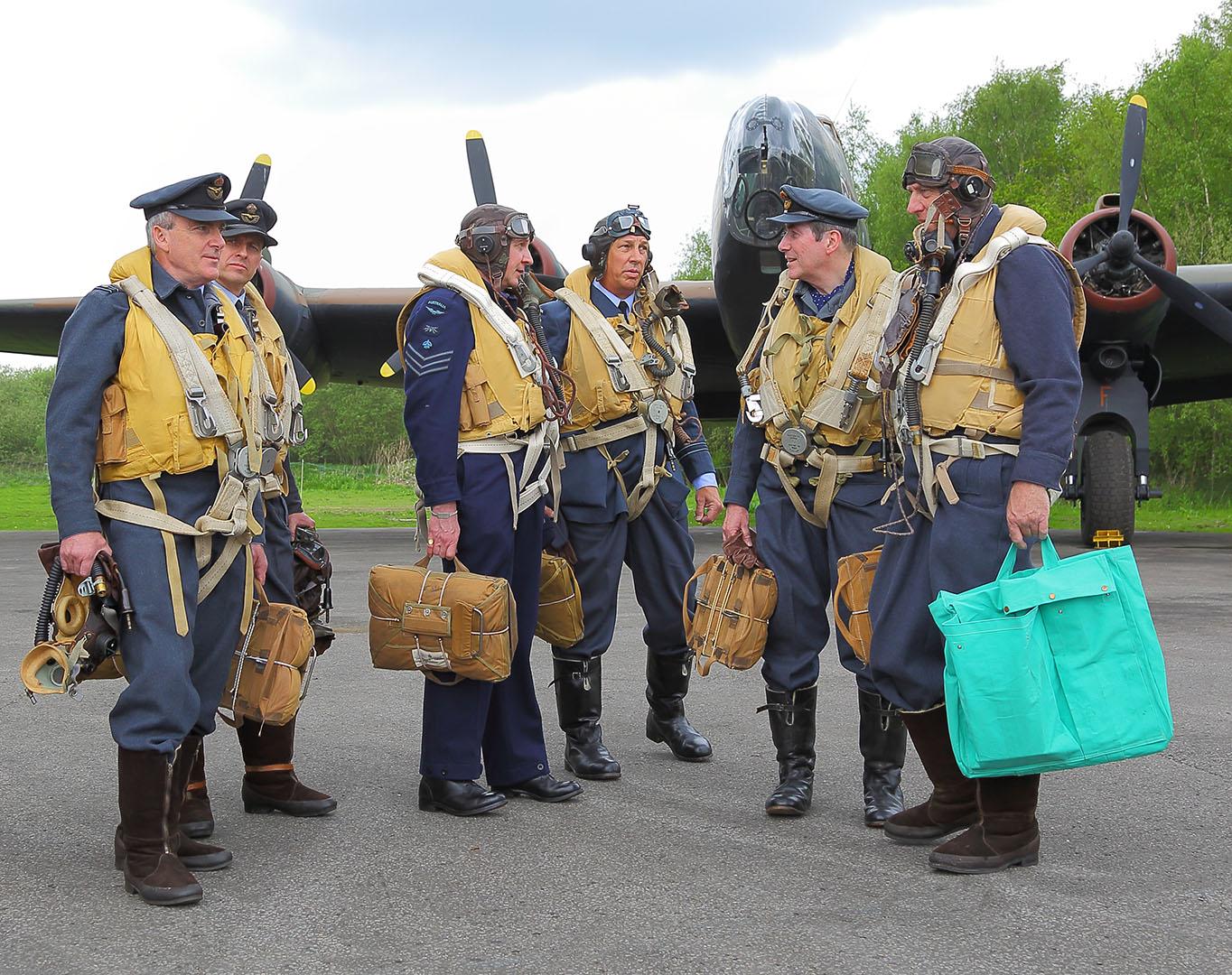 6 Crew Chatting Elvington Halifax NeilCaveTimeline 2018 by Dave Chambers 1364x1080px