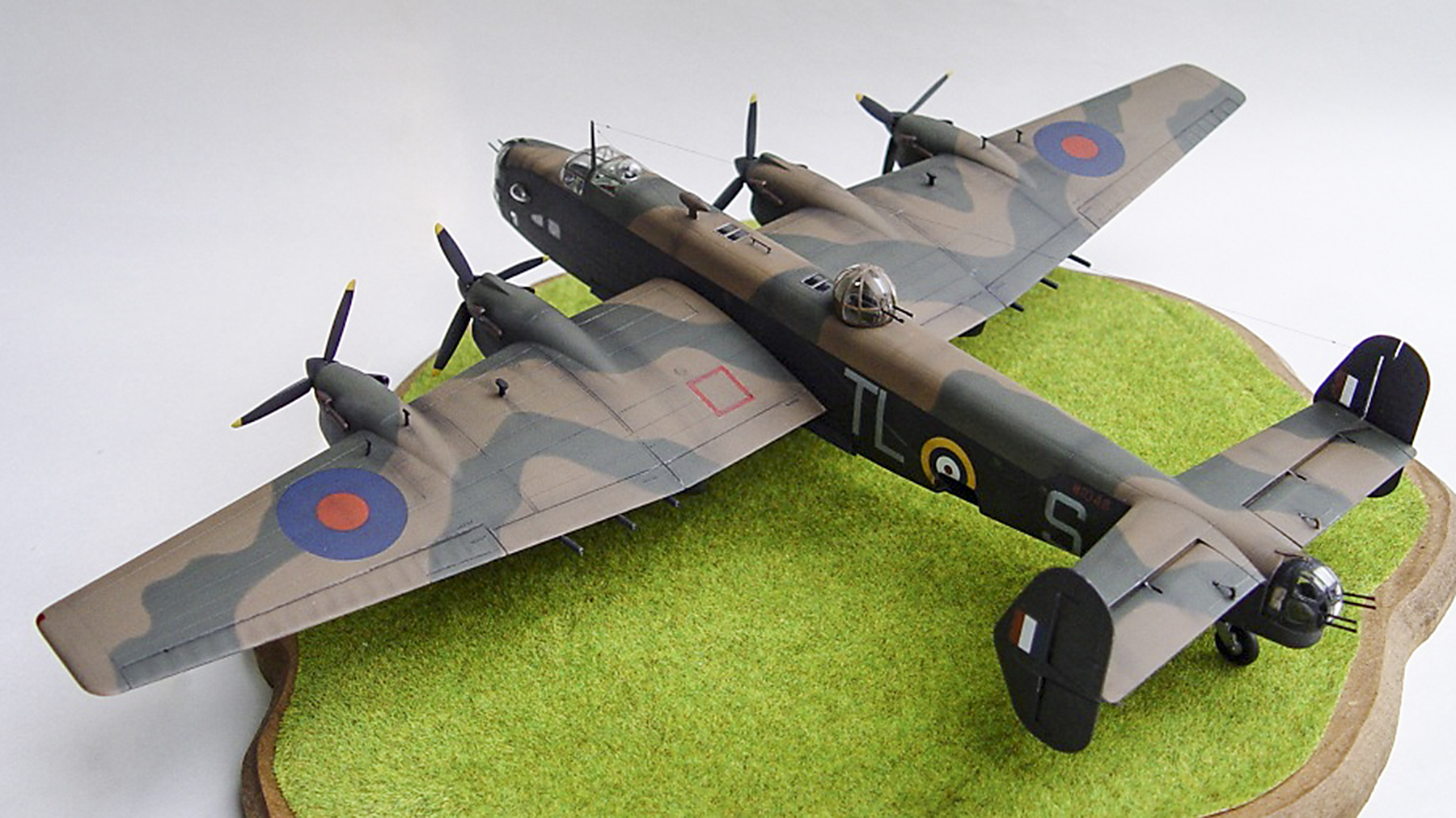 DSC03381 by Woody Halifax TL.S grey codes by Woody edOpenAsRaw 1800x1012px