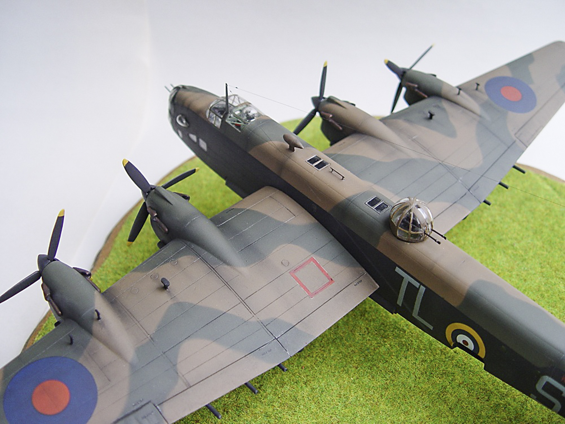 DSC03382 by Woody Halifax TL.S grey codes by Woody ed OpenAsRaw 1800x1350px