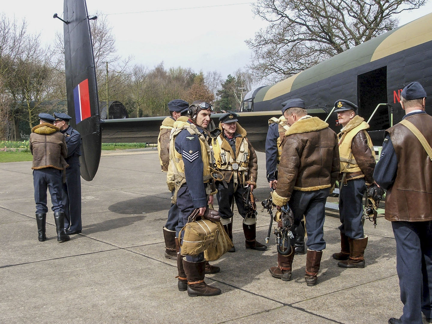 East Kirky 15 April 2006 004 Ops3945 acr F 1440x1080px