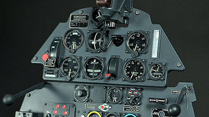 Eduard bf109e 1 royal class kit ip plus cup 425x239pxthumb