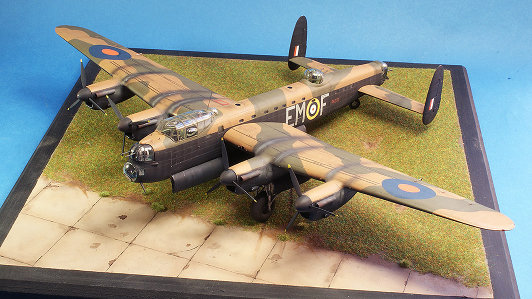 Lancaster EM.F 1 72 Woody37 pic6 1800x1012px