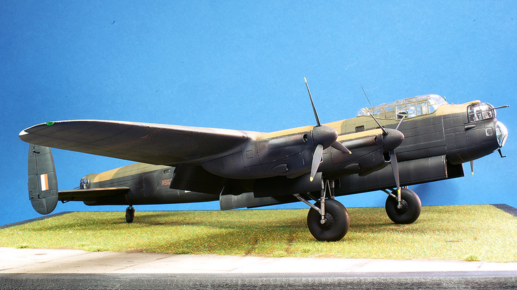 Lancaster EM.F 1 72 Woody37 pic8 1800x1012px