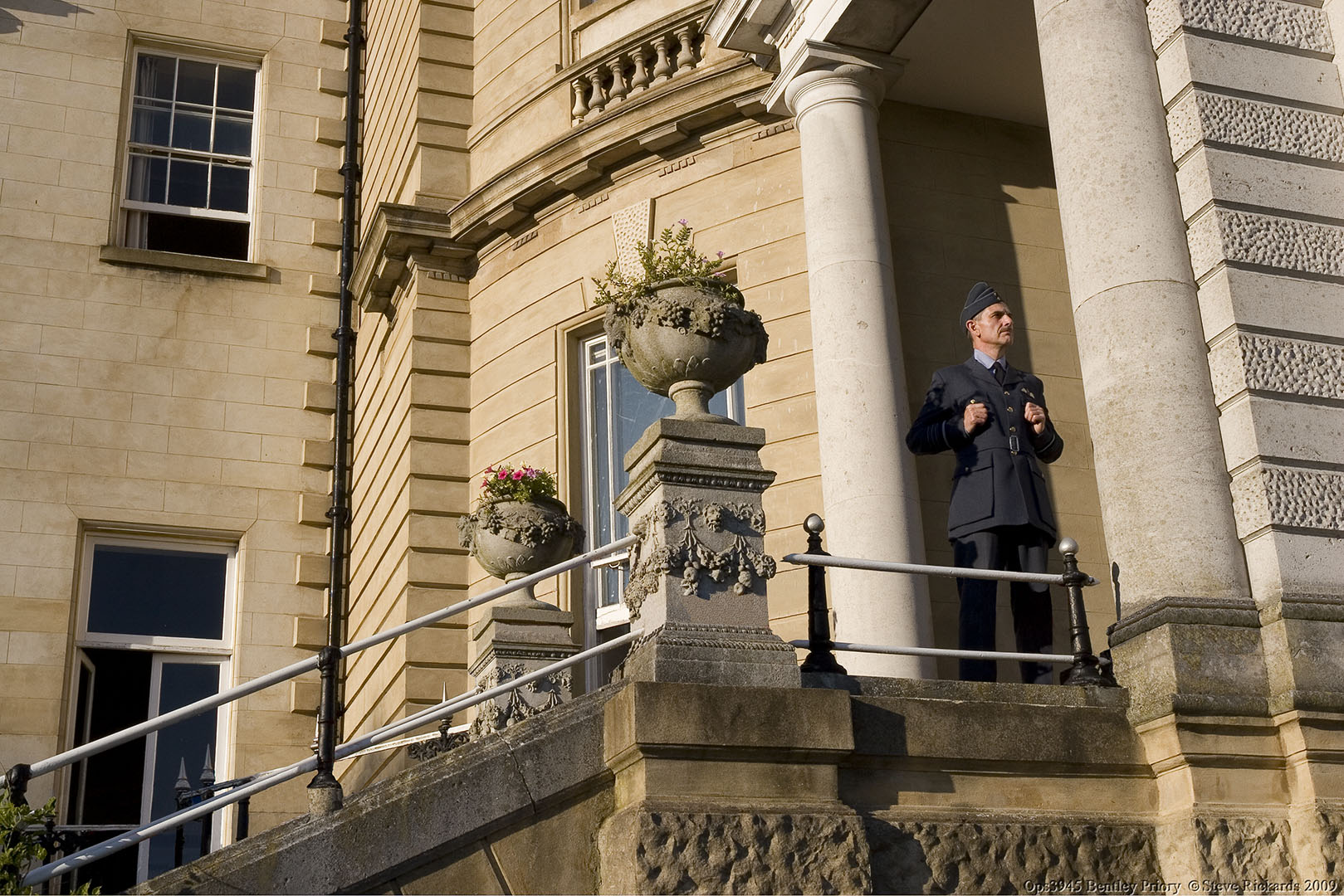 MG 03 1794 GreedyAsDowdingBalconyBentley F acr 1619x1080px