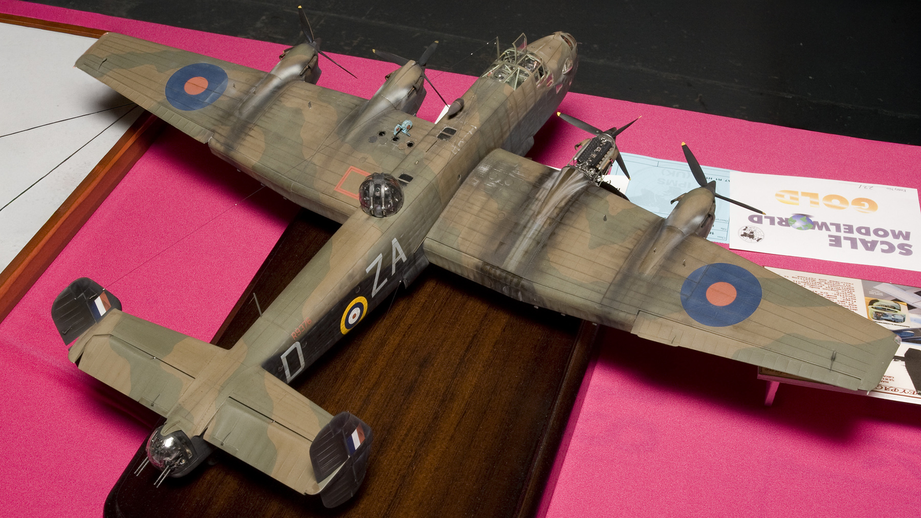 MG 03 2194 Halifax B Mk II Series I scratchbuild 1 48 Megas Tsonos IPMS SMW 2009 1800x1012px