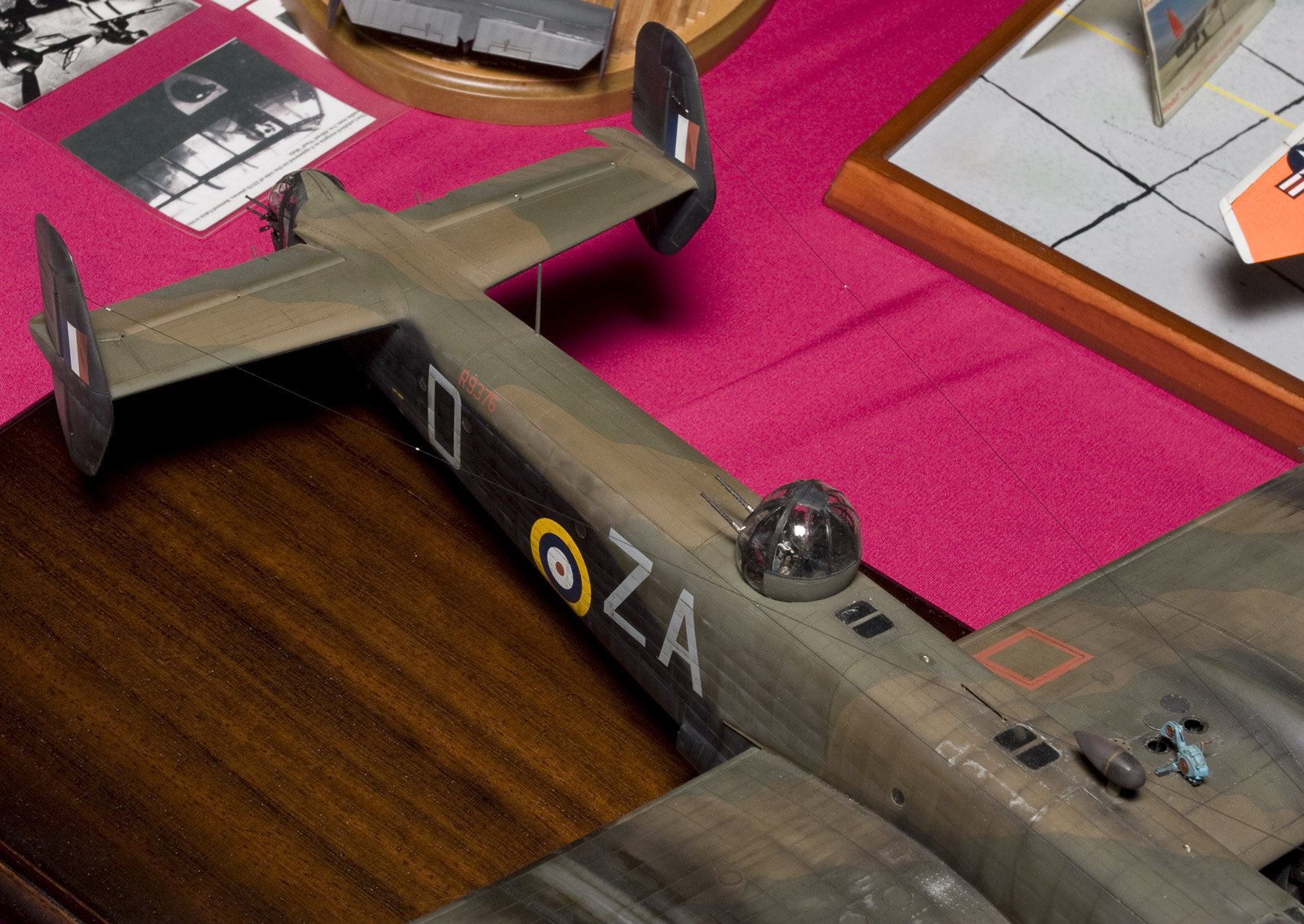 MG 03 2223 Halifax B Mk II Series I scratchbuild 1 48 Megas Tsonos IPMS SMW 2009 1800x1276px