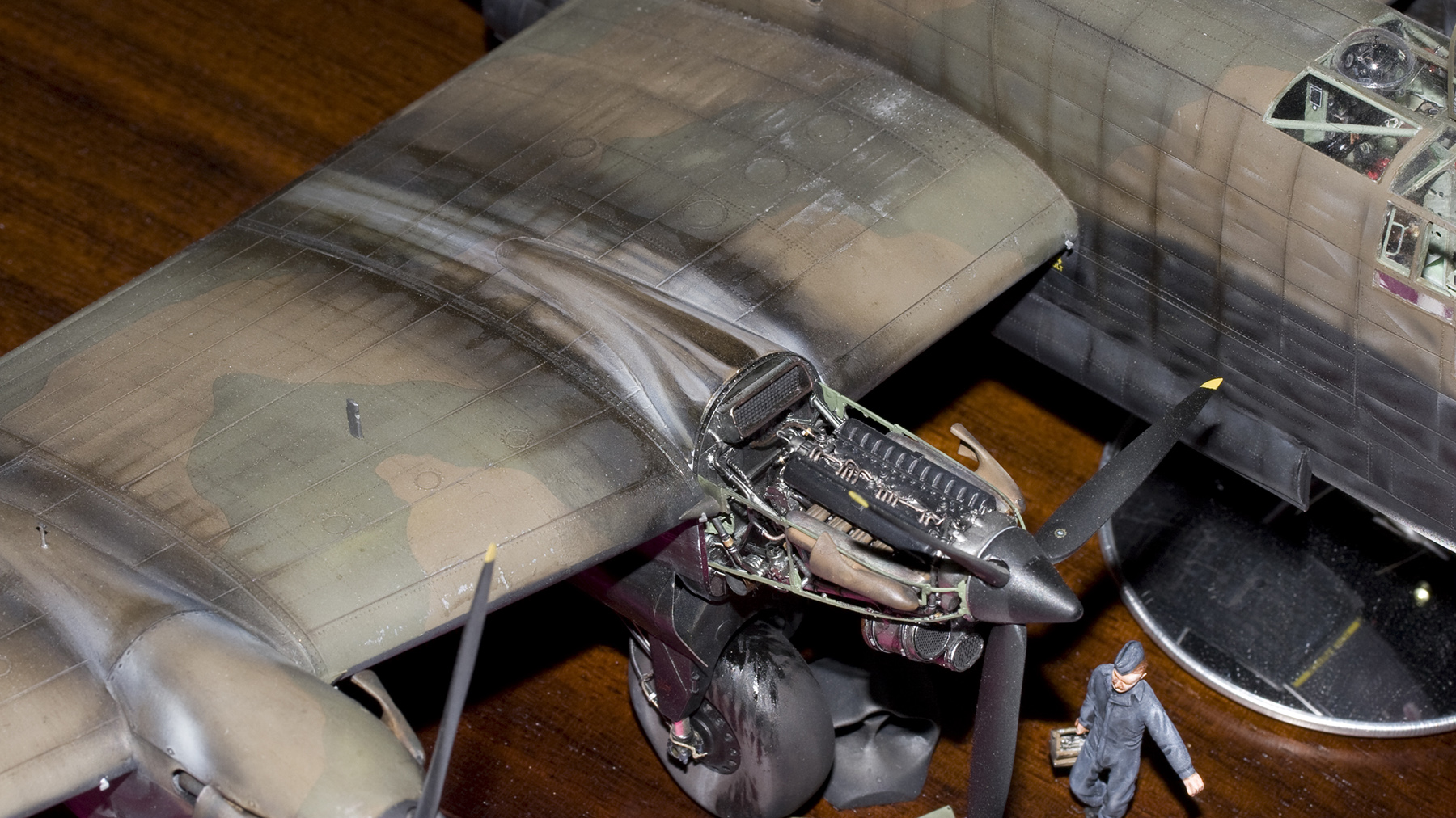 MG 03 2373 Halifax B Mk II Series I scratchbuild 1 48 Megas Tsonos IPMS SMW 2009 1800x1012px