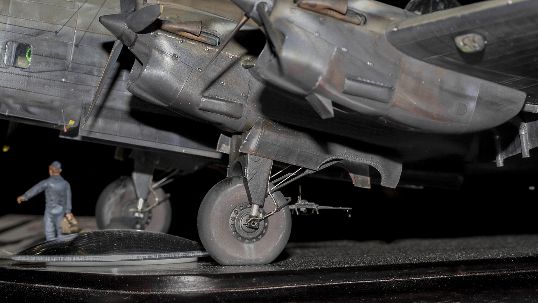 MG 03 2384 Halifax B Mk II Series I scratchbuild 1 48 Megas Tsonos IPMS SMW 2009 1800x1012px