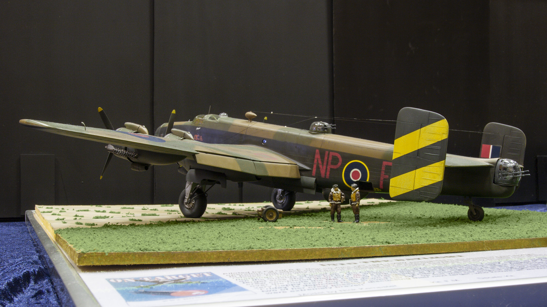 MG 03 4168 Halifax B Mk III NP.F 1 72 1800x1012px usm