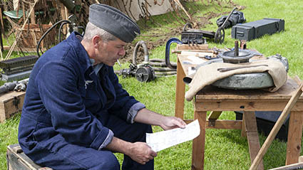 MG 04 8250 LARG Shuttleworth 2012 acr F 425x239px thumb F