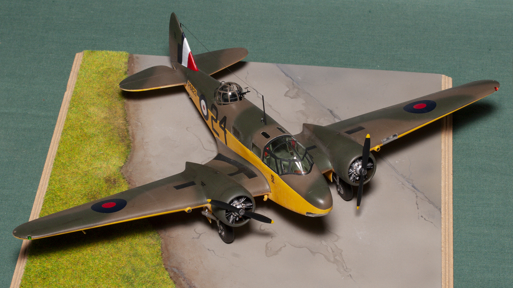 MG 07 1329 Oxford Mk I 1 48 RAF Cranfield 1940 Leasowes Model Show 2014 1800x1012px