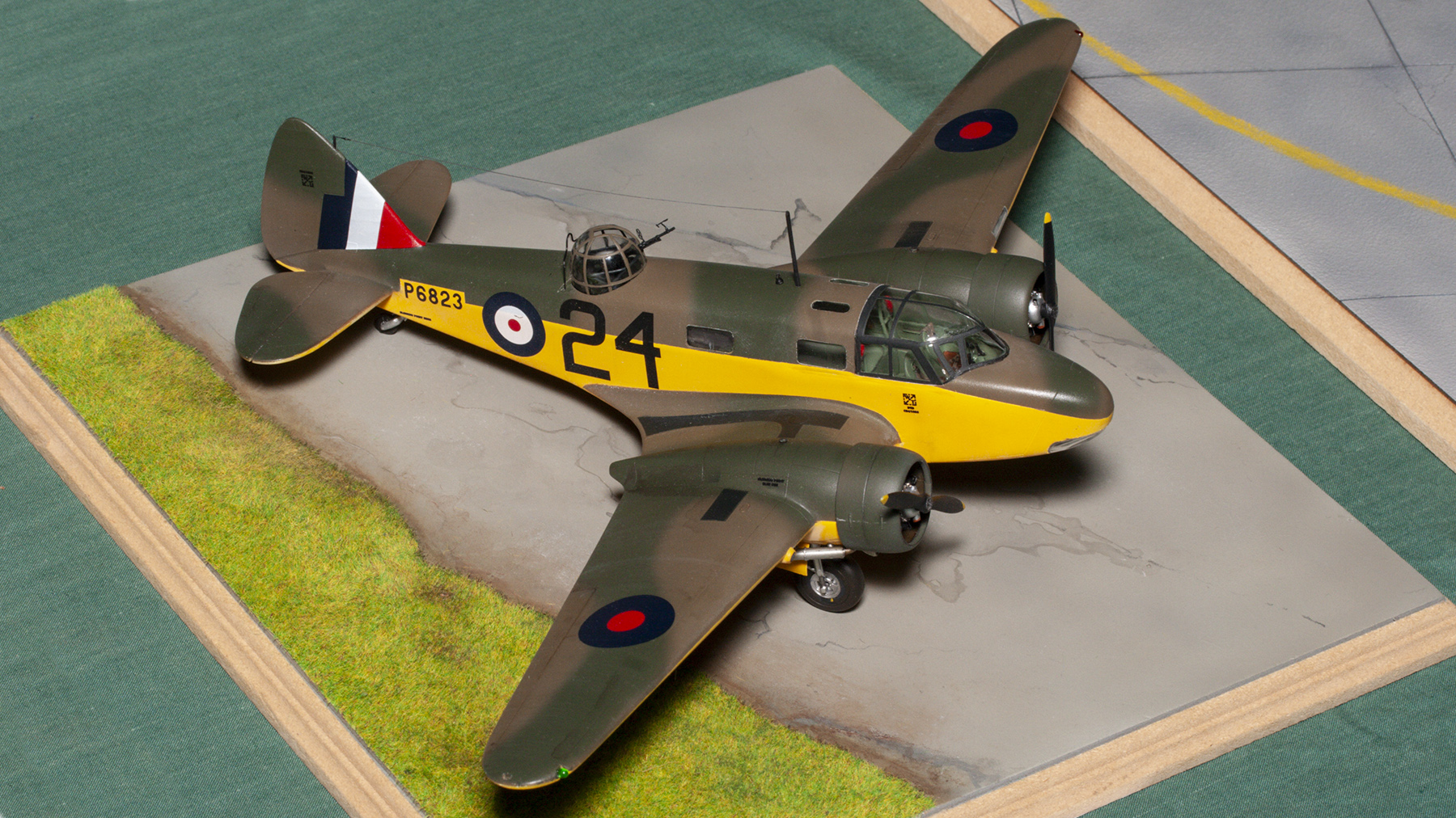 MG 07 1332 Oxford Mk I 1 48 RAF Cranfield 1940 Leasowes Model Show 2014 1800x1012px