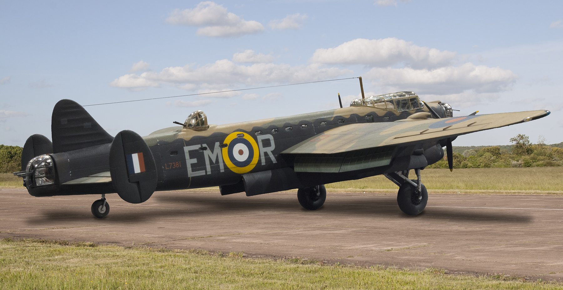 mg 07 8590 with manchester 07 8578 woody 1800x927