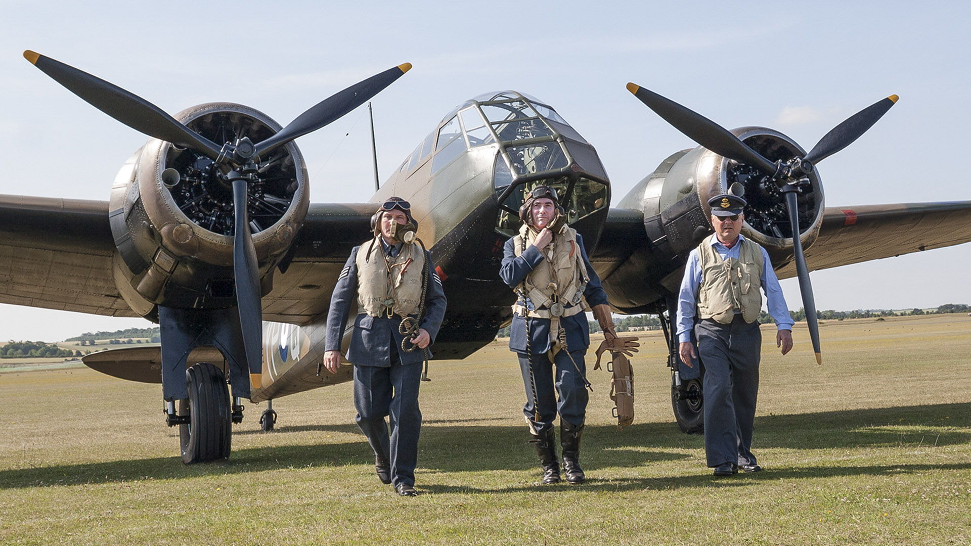 MG 07 8864 DuxJul2015 Blenheim cropF copyrightOps3945 acr F 1920x1080px