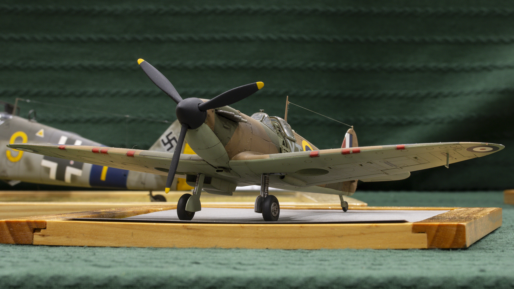 mg 11 9837 spitfire mk i xt.m 1 48 ipms avon show 2017 1800x1012px