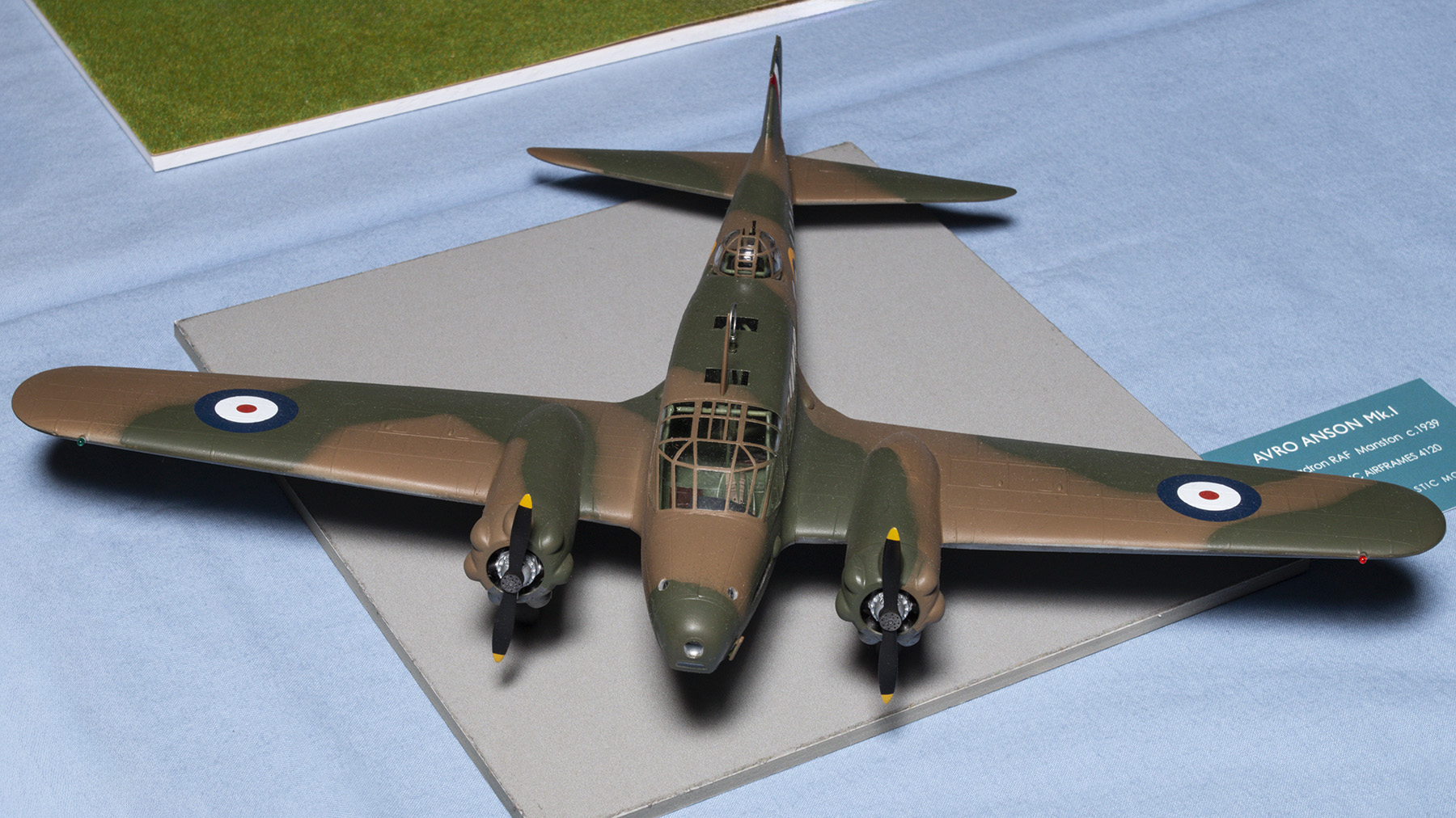 MG 21 4972 Anson I Martin of Cotswold Modellers IPMS Avon Model Show 2025 1800x1012px