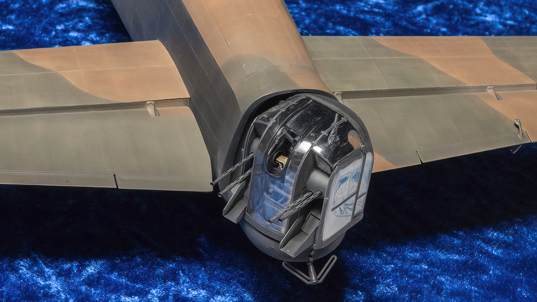 MG 21 8330 Lancaster Mk III Hong Kong 1 32 IPMS SMW 2025 2 1800x1012px DeNoiseAI