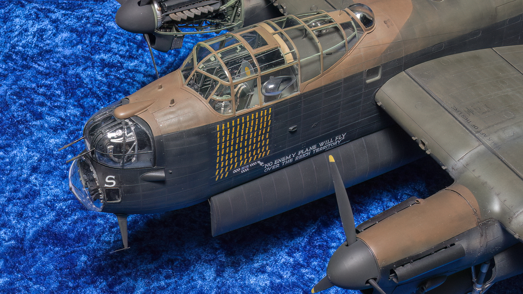 MG 21 8345 Lancaster Mk III Hong Kong 1 32 IPMS SMW 2025 2 1800x1012px DeNoiseAI lowlight