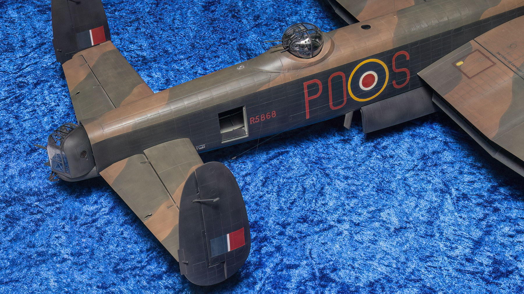 MG 21 8364 Lancaster Mk III Hong Kong 1 32 IPMS SMW 2025 2 1800x1012px DeNoiseAI low light