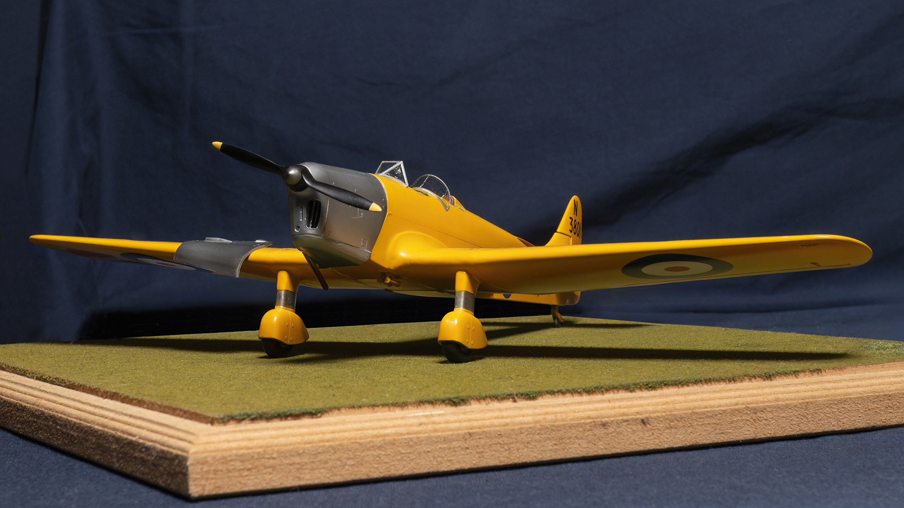 MG 21 8724 Miles Magister 1 32 MikroMir kit Training Aircraft SIG Rob Monfea Scale Height IPMS SMW 2025 DN F 1800x1012px