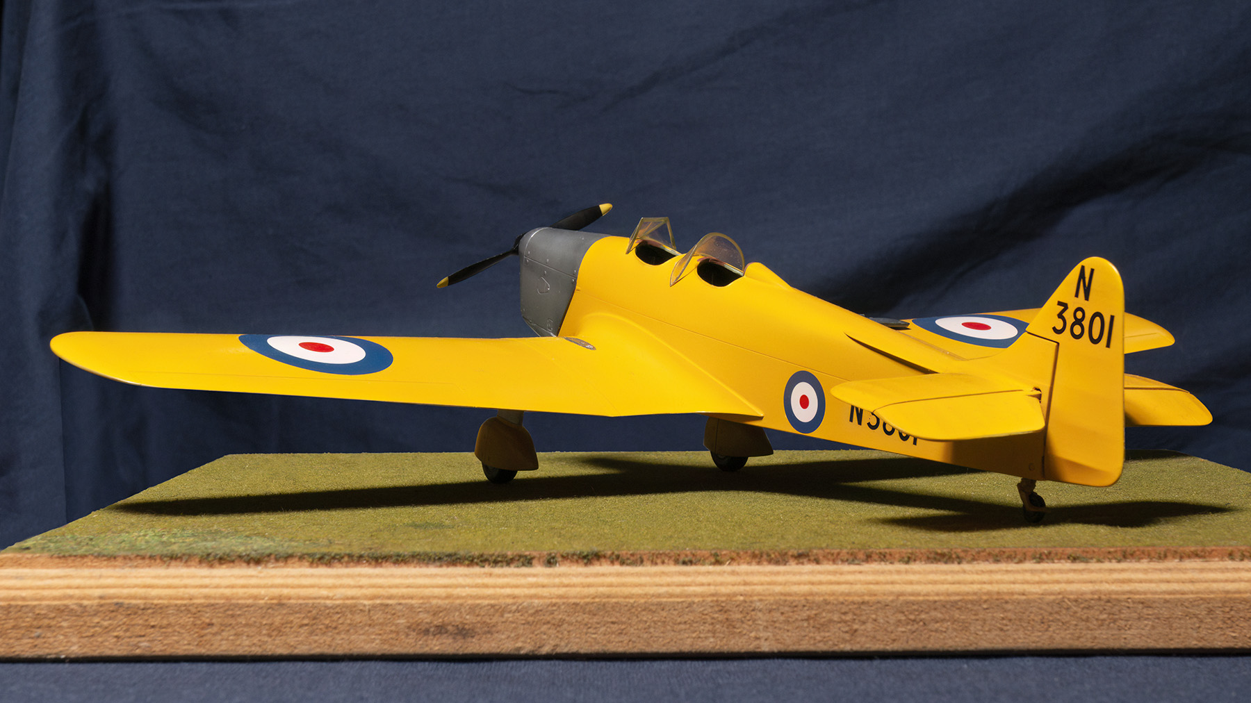 MG 21 8742 Miles Magister 1 32 MikroMir kit Training Aircraft SIG Rob Monfea Scale Height IPMS SMW 2025 DN LL 1800x1012px F