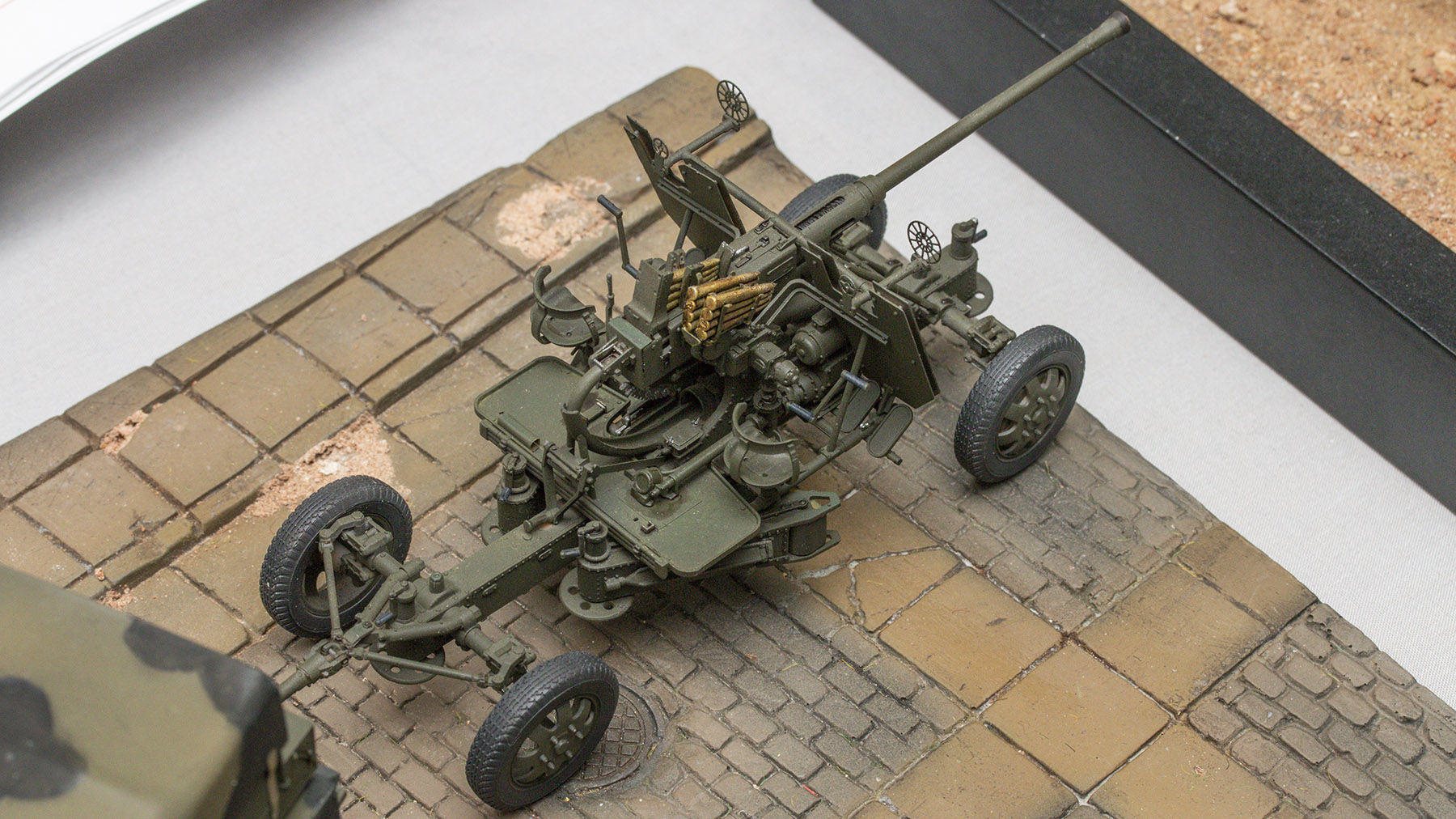 MG 22 0424 Bofors 40mm British Alistair IPMS Gloucester BMSS Show Nailsea Nov 2025 1800x1012px