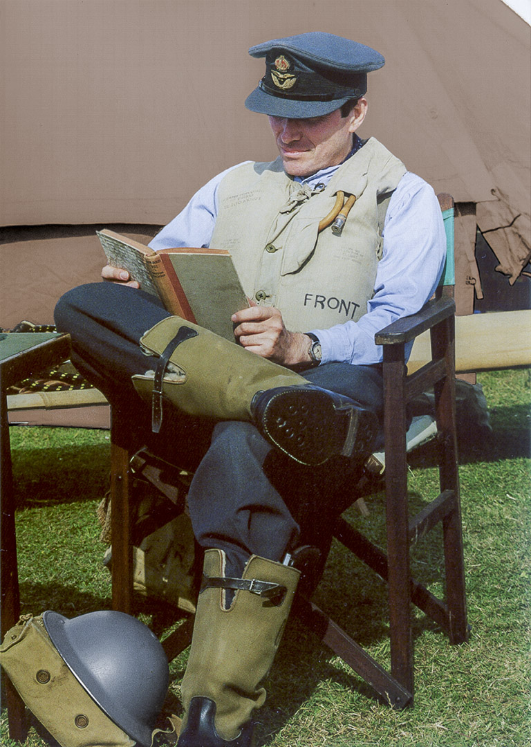 PFrostSRreadBookDux02 200ppi20W rev edges FINAL 768x1080px