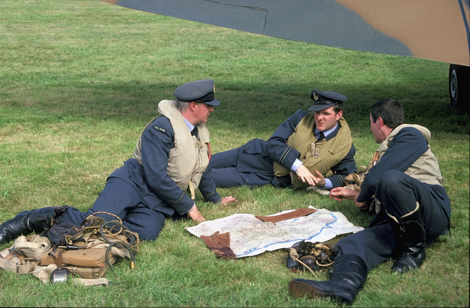 SR296 05CWMWSRchatOverMap200ppiFINAL DeNoiseAI severe noise F 1647x1080px