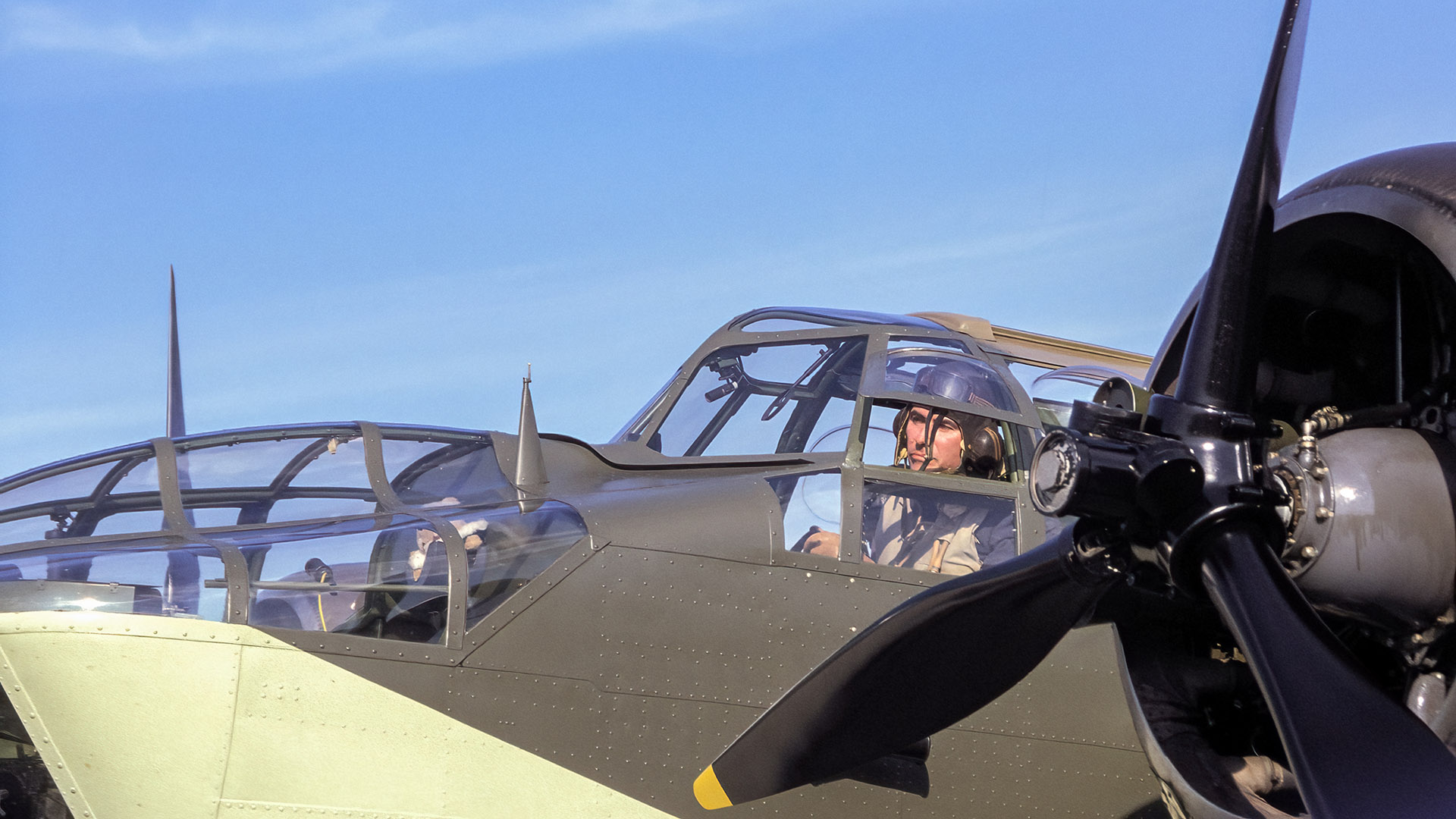 SR350 35 Ops3945 BlenheimIV Duxford ICE acr crop DeNoiseAI clear F 1920x1080px