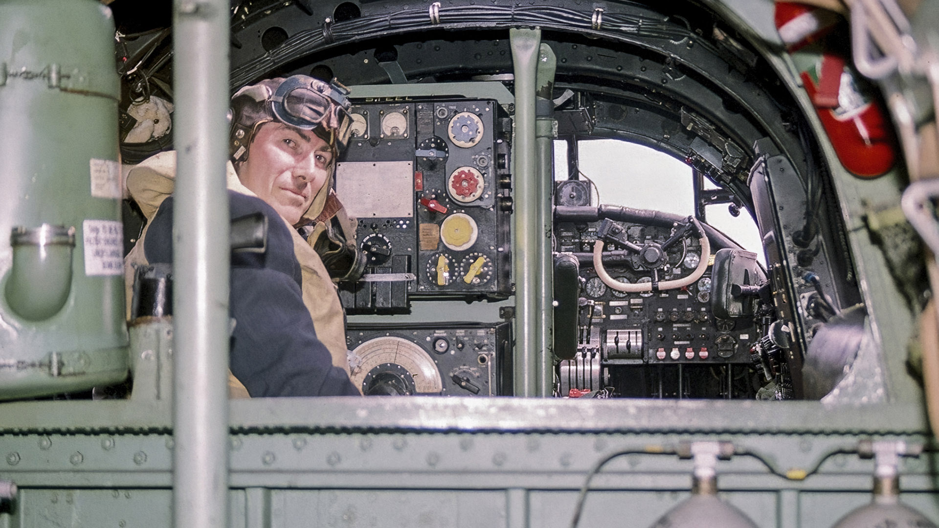 SR381 32SRwopSeatLancRIAT03 200ppi Ops3945 RIAT Fairford 2003 acr DeNoiseAI severe noise F 1920x1080px