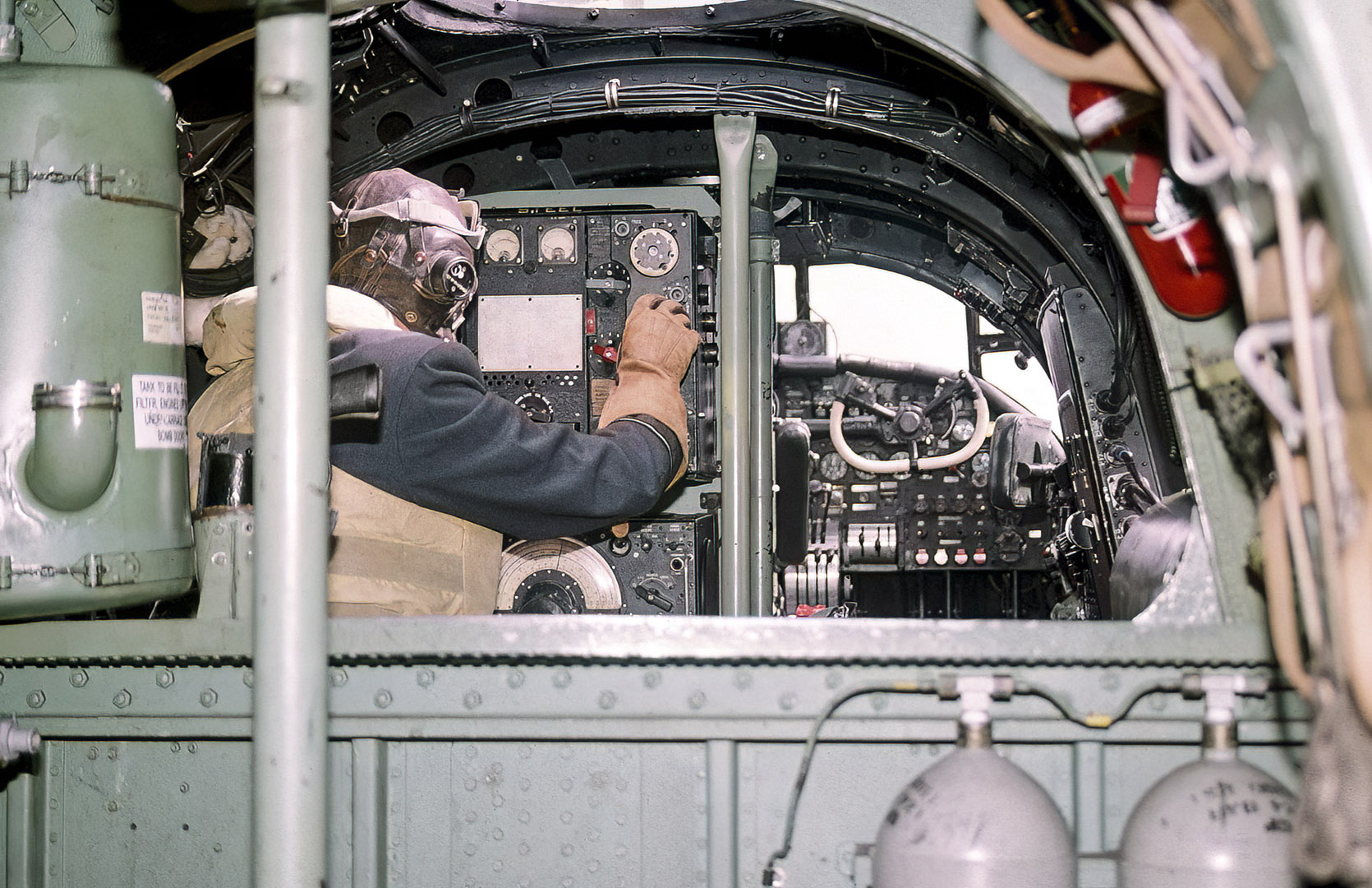 SR381 33SRtuneRadioLancRIAT03 200ppi Ops3945 RIAT Fairford 2003 acr DeNoiseAI low light F 1670x1080px