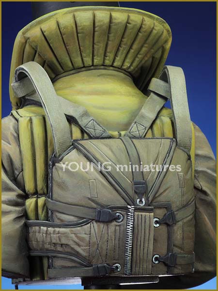 Young miniatures luft bomber crewman in steel helmet ym1833 10