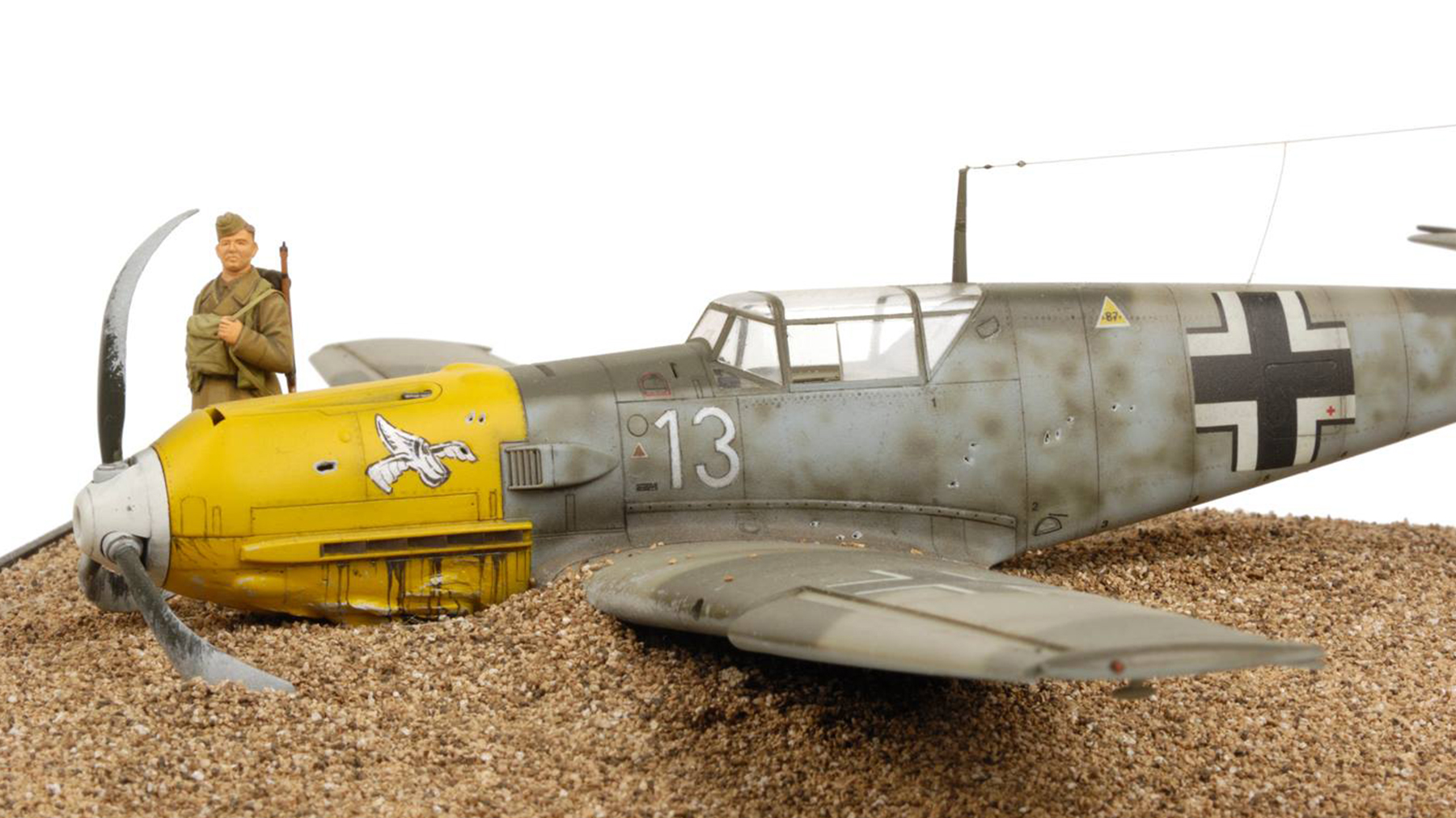 Airmodeller issue 2 me109e 1 1to48 hasegawa pic4 1800x1012px