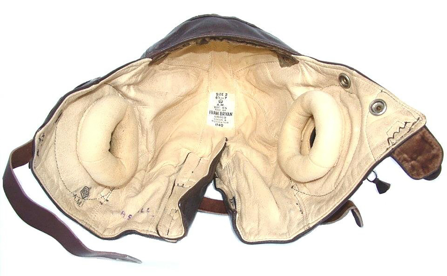 Raf b type flying helmet 14909 pic11 size4 1940 source hfc 1455x900px