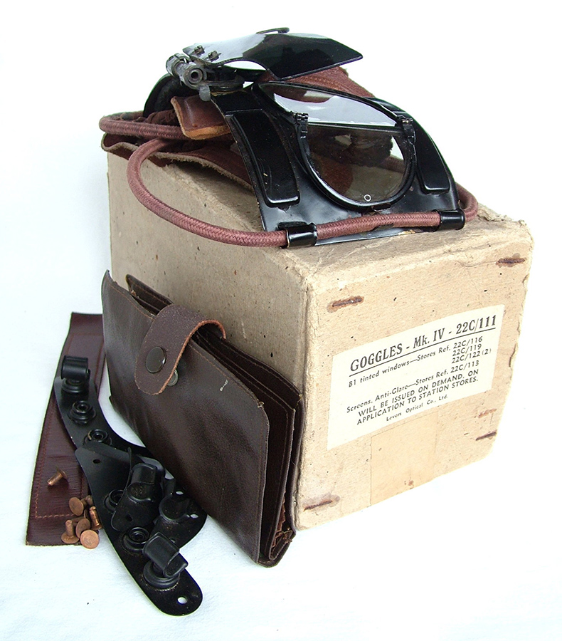 Raf mk iv flying goggles complete boxed 10671 main size4 HFC 790x900px