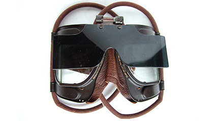 Raf mk ivb flying goggles complete boxed 10670 pic2 size4 HFC 425x239px thumb